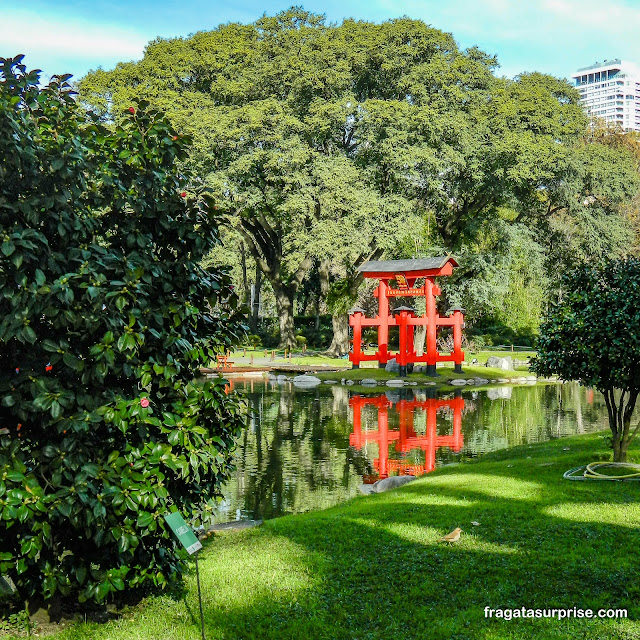 Torii, portal xintoísta no Jardim Japonês de Buenos Aires