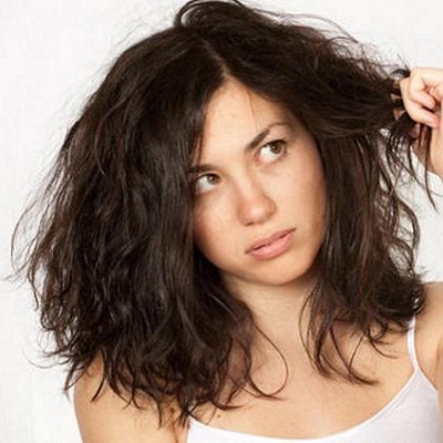  Cara  Mengatasi Rambut  Mengembang yang Kering Menjadi Lurus  