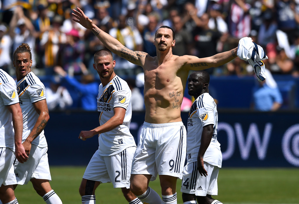 Zlatan Ibrahimovic #9 of Los Angeles Galaxy celebrates after scoring a goal in the second half of the game against the Los Angeles FC at StubHub Center on March 31, 2018 in Carson, California