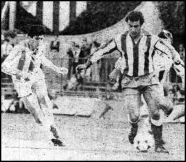 Quique Ramos en la arrancada que propiciaría el segundo gol atlético. CLUB ATLÉTICO DE MADRID 2 REAL VALLADOLID DEPORTIVO 0 Domingo 14/03/1982, 16:30 horas. Campeonato de Liga de 1ª División, jornada 28. Madrid, estadio Vicente Calderón.