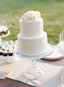 Twin Cities Wedding Cake with Fondant Lace and Pearls