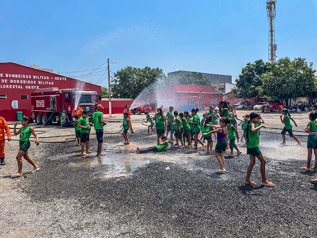 Dia das Crianças no 17º Batalhão de Bombeiros Militar: Uma Manhã Repleta de Alegria, Diversão e Conhecimento*