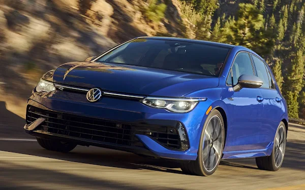 Novo Golf R mk8 2022 chega aos EUA com opção de câmbio manual