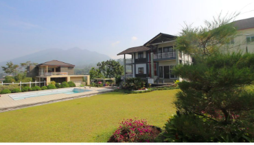 VILLA ZQ | Akomodasi Villa di kawasan Villa Istana Bunga Lemband