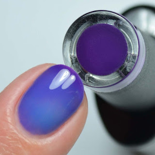 blue to purple chameleon thermal gel nail polish