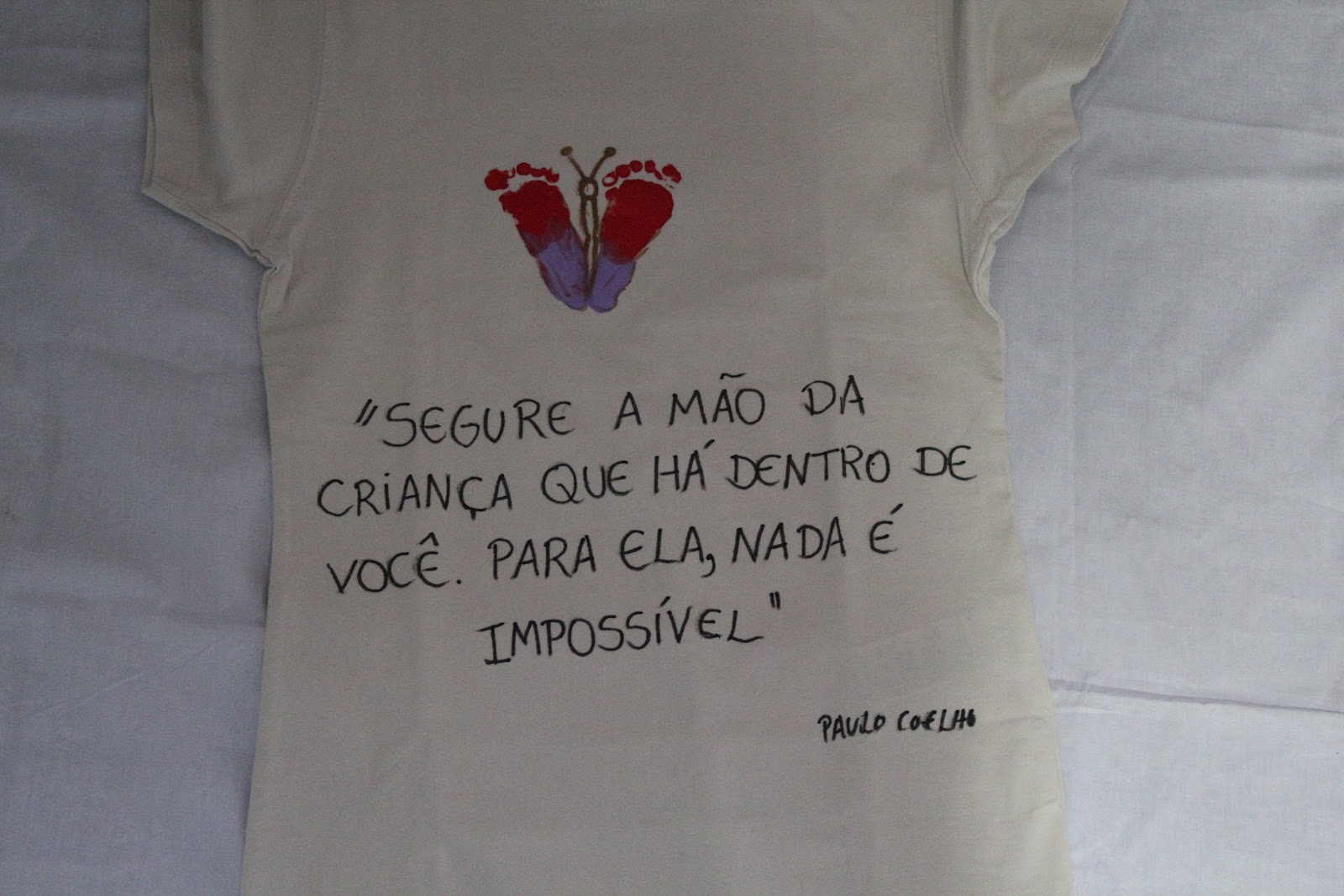 Fa§a vocª mesmo camiseta pés do bebª