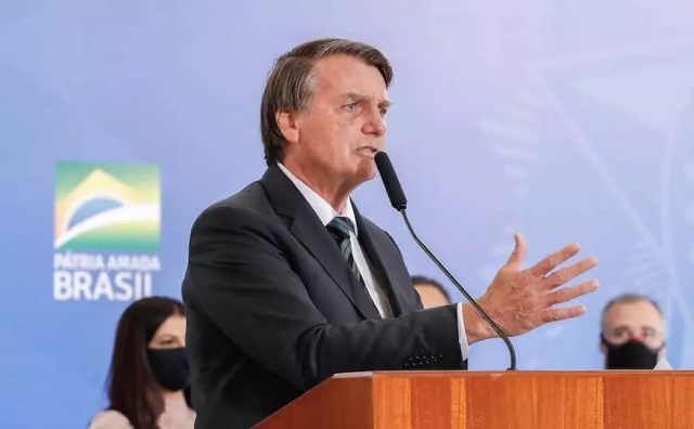 Bolsonaro faz reforma e muda 6 ministros