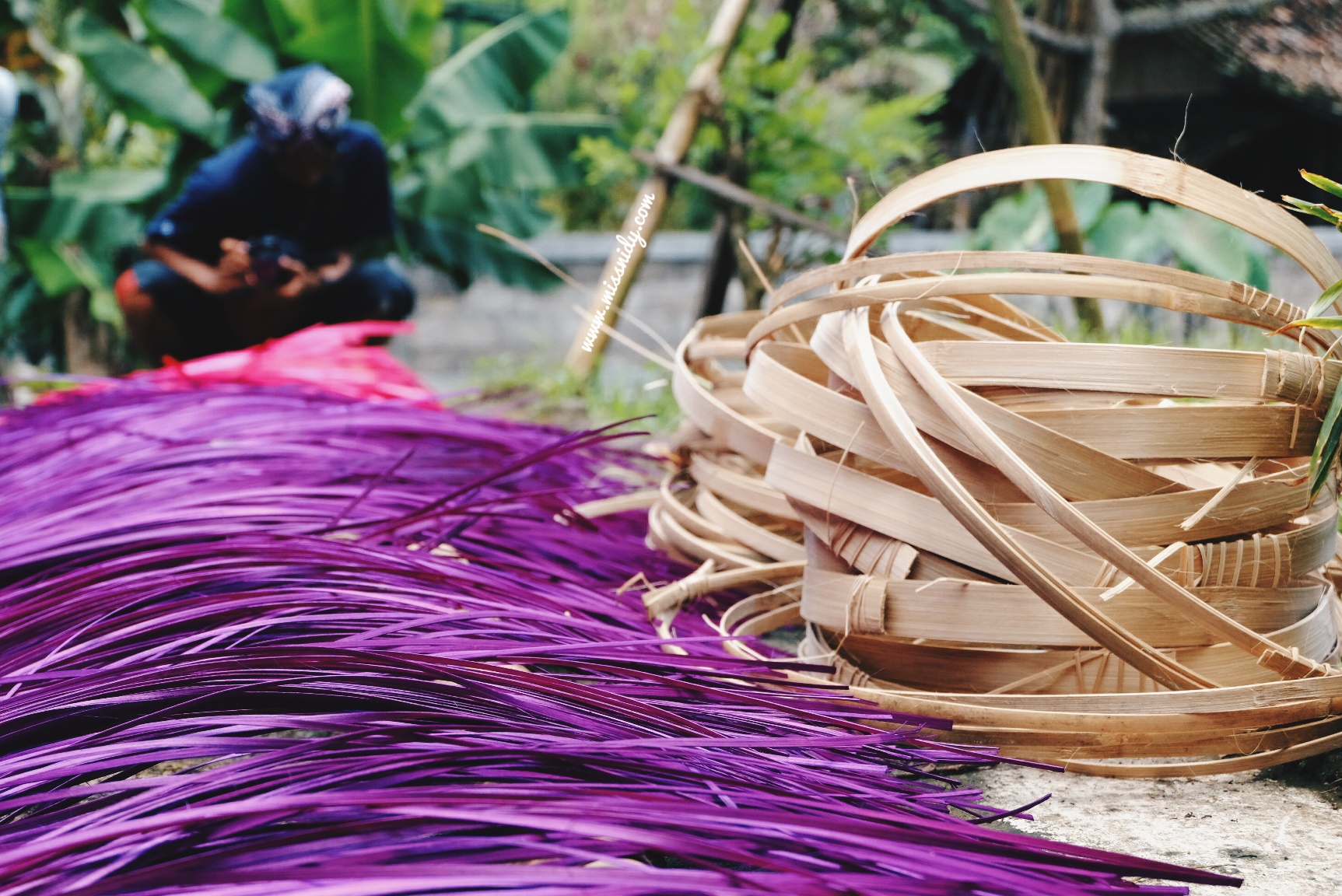 pabrik kerajinan bambu di desa wisata malangan yogyakarta