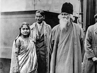 Rabindranath Tagore with his family and Wife