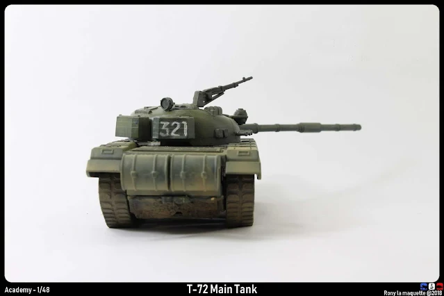 Maquette du char T-72 Academy au 1/48.