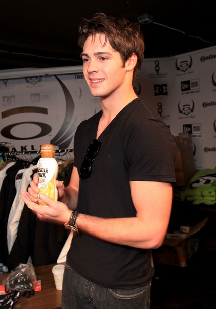 steven r. mcqueen dating. Steven R. McQueen Attends