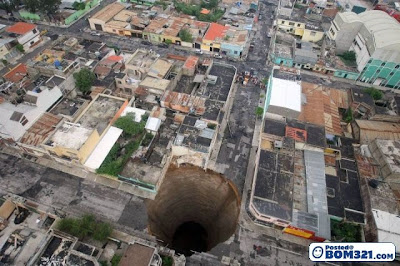 Lubang Besar Yang Aneh Di Guatemala