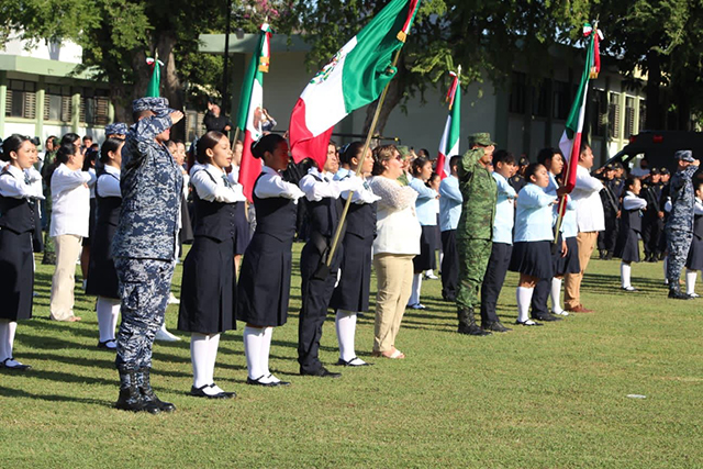 Ejército Mexicano conmemora el Día de la Bandera