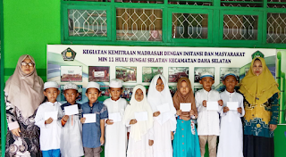 MIN 11 HSS SANTUNI SISWA ANAK YATIM DI BULAN SUCI RAMADHAN 1444 H