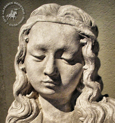 AUTUN (71) - Musée Rolin : Statue de Sainte-Marguerite d'Antioche (1462)