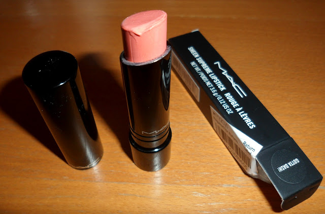 Gotta Dash MAC lipstick reviewed, photo and swatched 