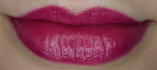 Avon mark. 3D Plumping Lipstick in Berry Cute lip swatch