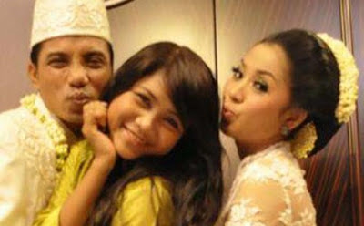 foto vita kdi dan supian Foto Pernikahan Vita KDI Dengan Bupati Kotim