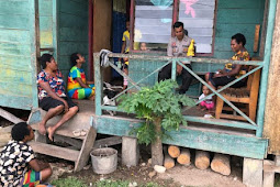 Bhabinkamtibmas Mamberamo Tengah Beri Pesan pada Warga Binaan di Desa Wiyugobak