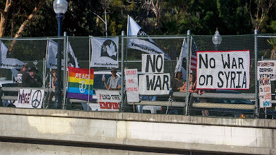 HONK 4 NO WAR ON SYRIA Bridge Banner Poll