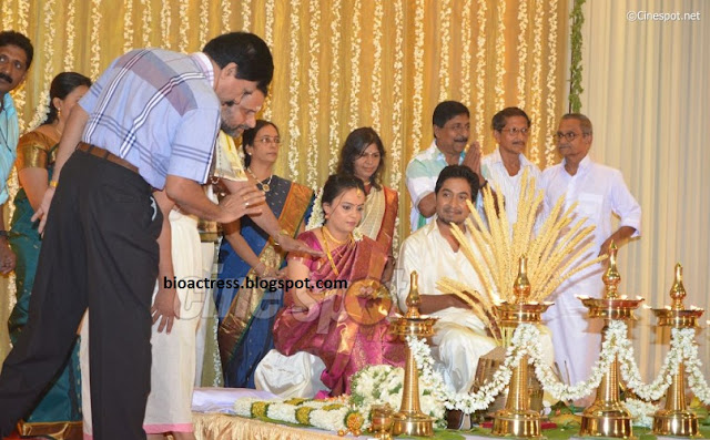 vineeth sreenivasan marriage ,wedding photos
