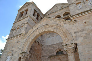 foto da parte frontal da Igreja do Monte Tabot  