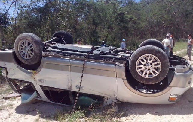 PERIODISTA MIGUEL GUERRERO Y SU ESPOSA SALVAN LA VIDA MILAGROSAMENTE AL SUFRIR APARATOSO ACCIDENTE EL VEHÍCULO EN QUE VIAJABAN POR AUTOPISTA EL CORAL