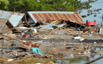 puisi sedih tentang bencana alam gempa dan tsunami.