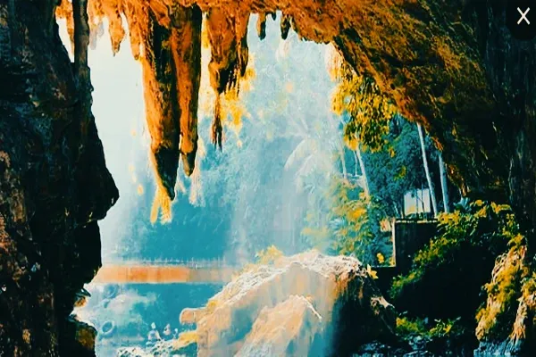 foto Goa pindul sungai bawah tanah dengan stalaktit dan stalagnit di Dea Bejiharjo