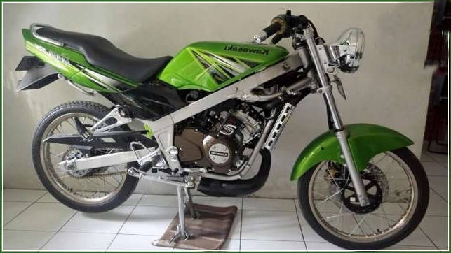 Dijual Kawasaki NInja SS hijau Medan Gaya Balapan - Contoh Gambar Modifikasi Ninja SS 150 Velg Jari Jari Dan Racing Gaya Drag Airbrush Keren Banget