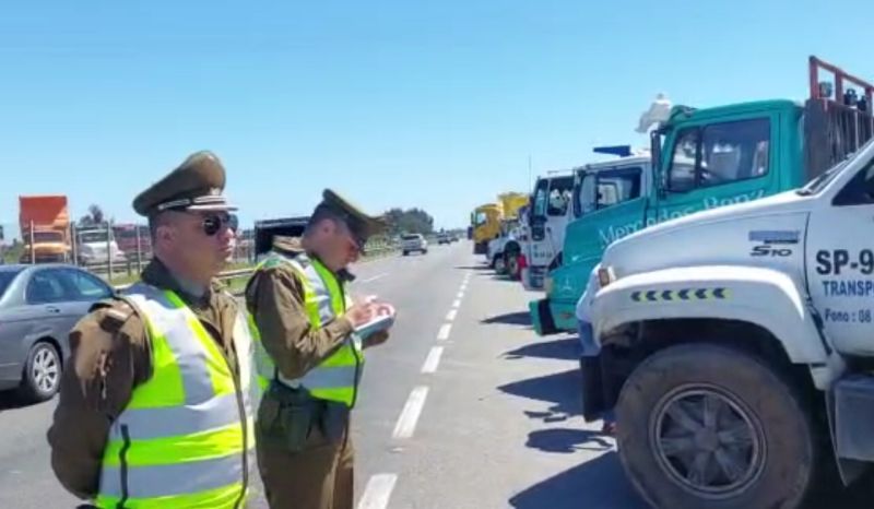 Carabineros cursa infracciones a camioneros en Puerto Varas