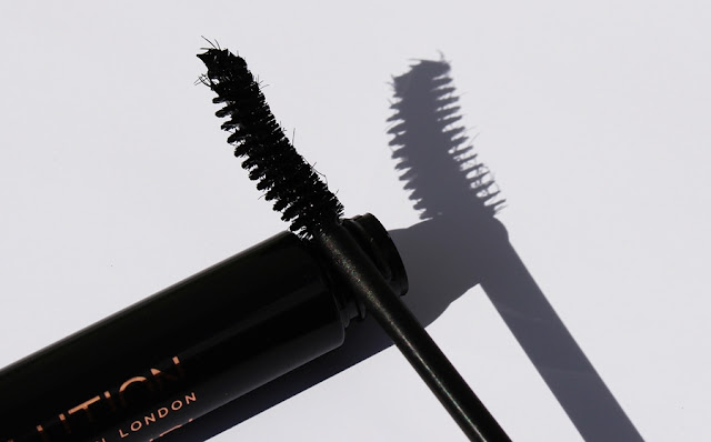 Makeup Revolution, review mascara Amazing Curl