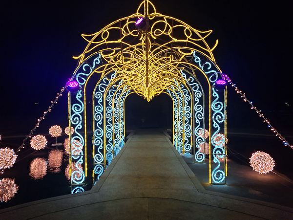 嘉義布袋海景公園高跟鞋教堂為世界最大高跟鞋造型建築，拍照熱點