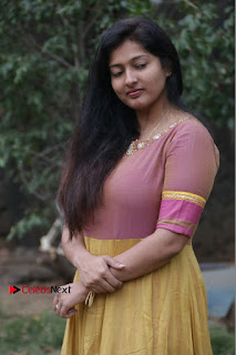 athri Raguram Stills at Yathumaki Nindraai Press Meet  0004.jpg