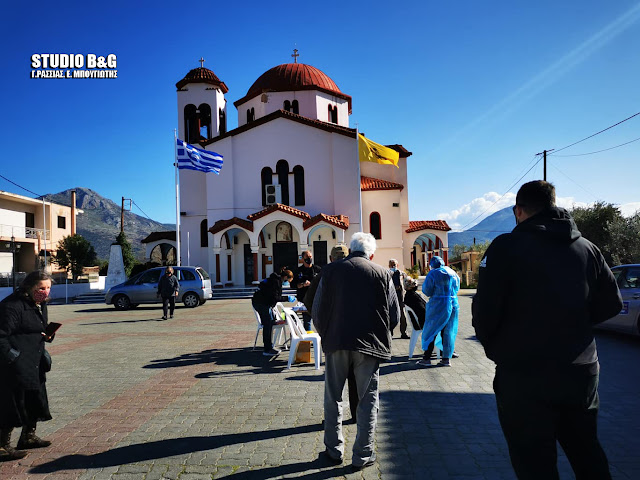 Κάτοικοι στα Φίχτια Αργολίδας έσπευσαν για test κορωνοϊού