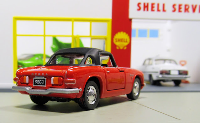 Tomica Limited Honda S800 roadster convertible