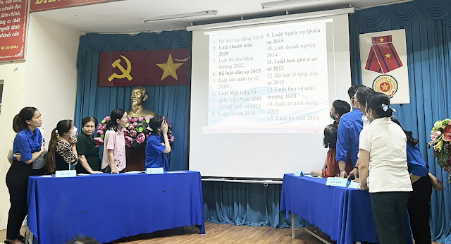 Các đội dự hội thi Tôi và pháp luật. (Ảnh: T. Trúc)
