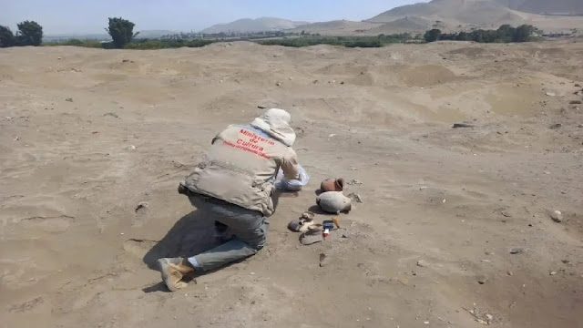 Περουβιανοί αρχαιολόγοι ανακάλυψαν κεραμικά αγγεία από τον πολιτισμό Chancay στη Λίμα