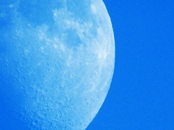 Mond am 25.06.2015...