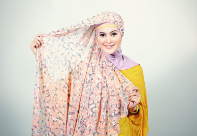 Tutorial hijab pashmina chiffon bunga