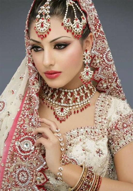 Most Beautiful Indian Brides Pics-in Gorgeous Dresses The 