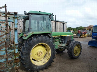 John Deere 3350 tractor H219YMW