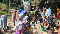 Batalyon Mandala Yudha, Distribusikan Bantuan Air Bersih di Desa Paja Sjira