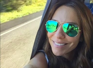 Ivete canta música inusitada: 'Eu quero um cacho do cabelo do seu...'