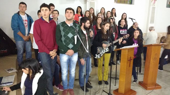 GRUPO ÁGAPE PROMOVE MISSA JOVEM EM ARMAZÉM