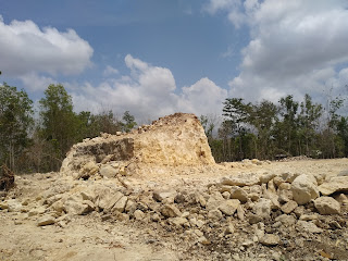 Tambang batu di area pindul