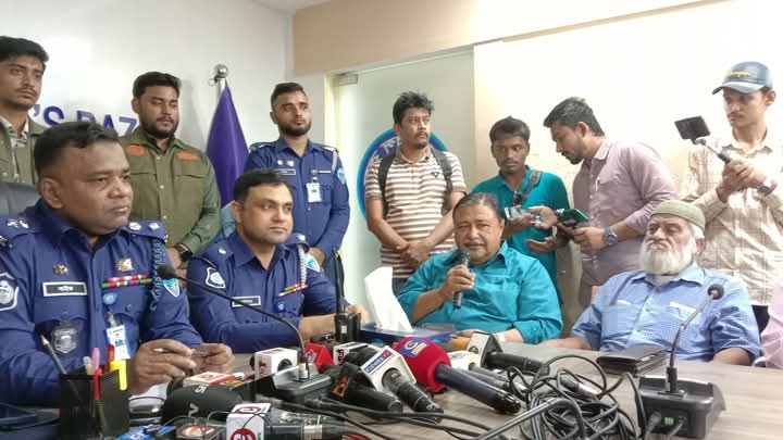 সাংবাদিকদের সাথে কক্সবাজারের নবাগত পুলিশ সুপারের মতবিনিময়