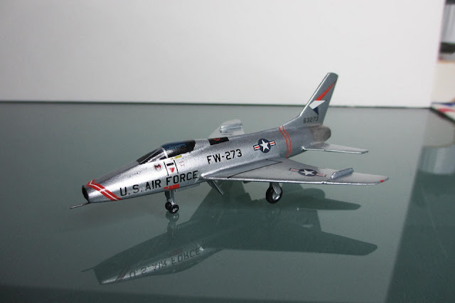 1/144 North American F-100 Super Sabre diecast metal aircraft miniature