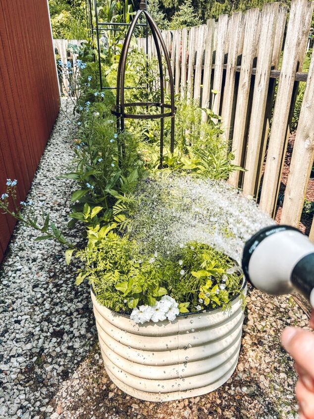 DIY Garden Fertilizer from Kitchen Scraps