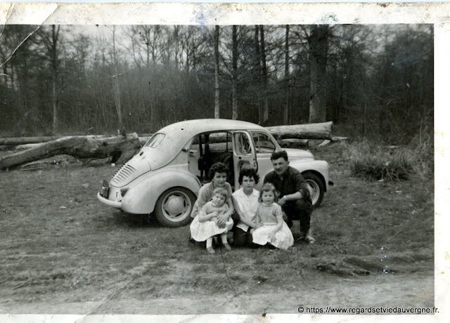 photo ancienne : les vacances en 4 CV